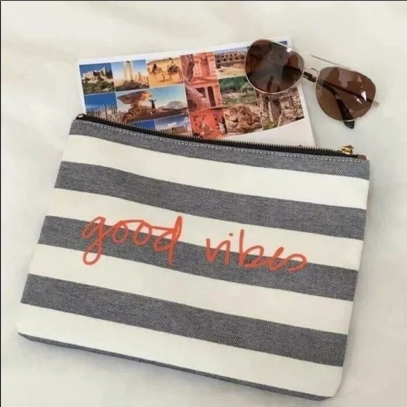 🌺Stella & Dot Good Vibes Pouch🌺 - Picture 5 of 6